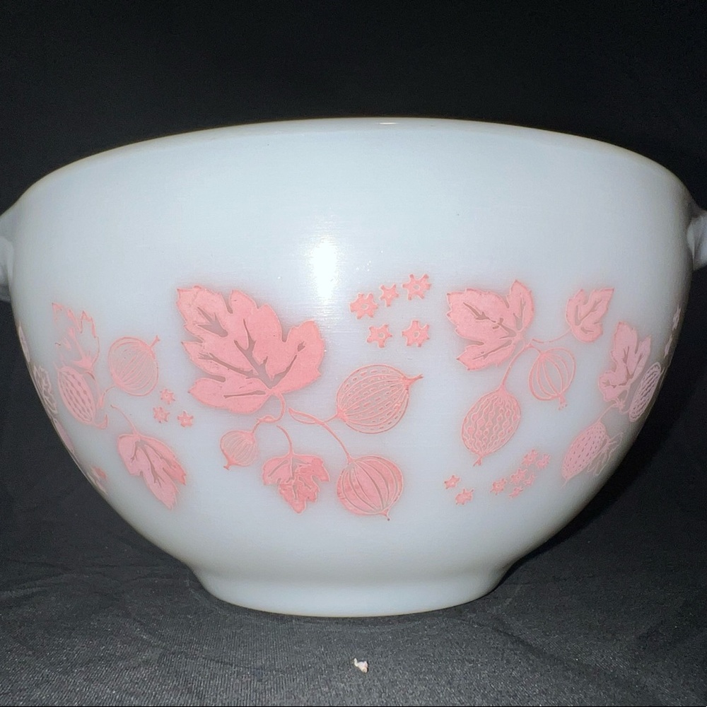 Pyrex 4 pc gooseberry Cinderella mixing bowl